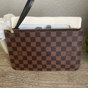 Louis Vuitton Neverfull wristlet